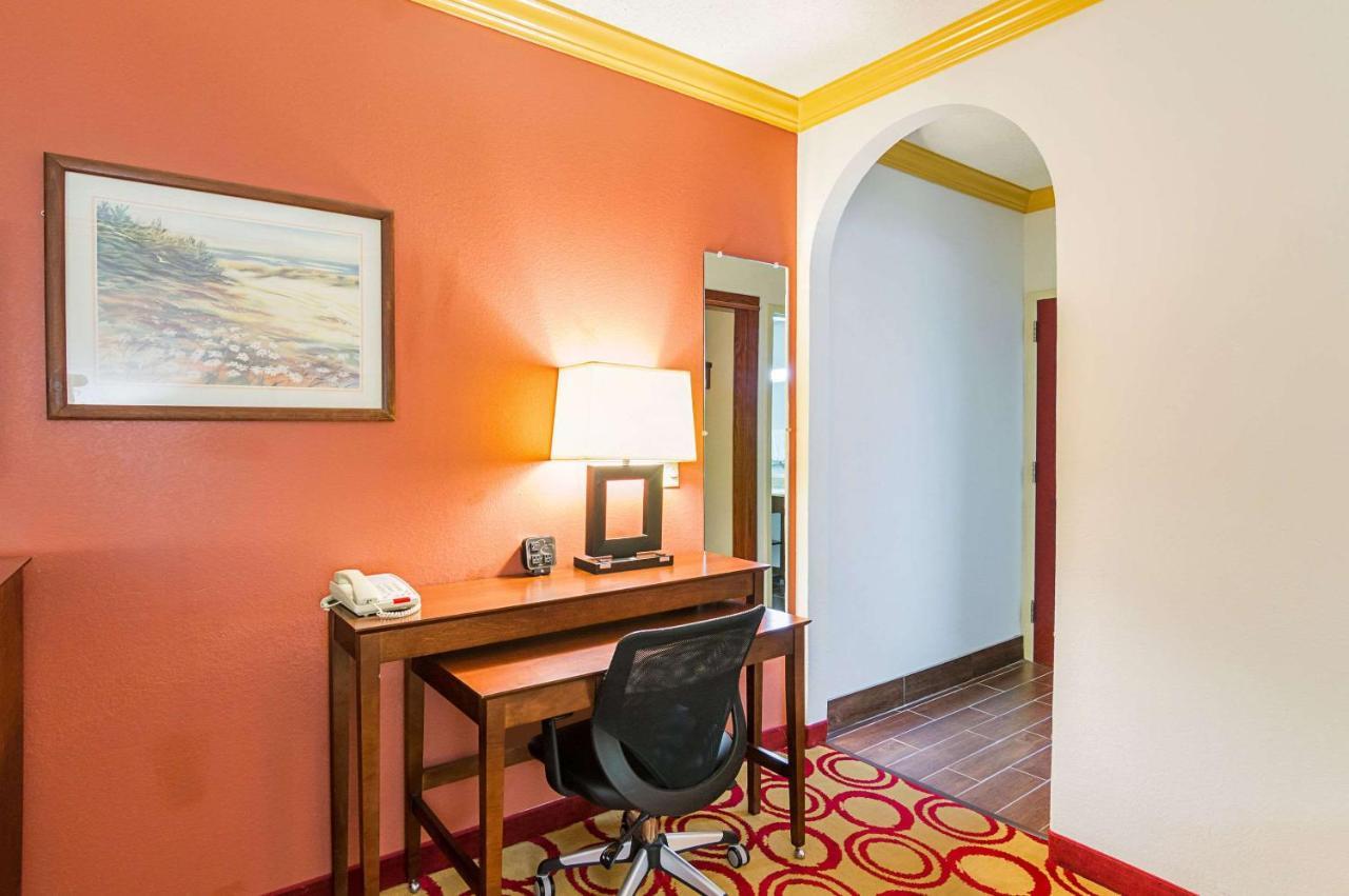 Quality Suites Лаббок Экстерьер фото